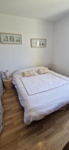 Postel nebo postele na pokoji v ubytování La belle Tessardaise, Draps Compris et PARKING GRATUIT