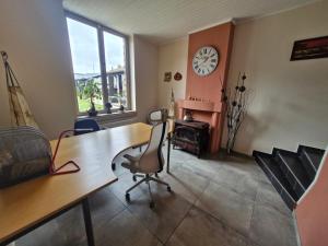 Posezení v ubytování Ingericht huis met tuin