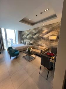 Cozy Stay tesisinde bir oturma alanı