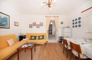 Posezení v ubytování Apartment Agata + 20 fotografií