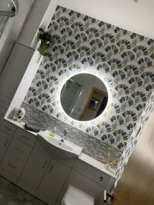 Bilik mandi di Pennisula apartment
