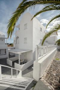 Un balcon sau o terasă la Blue Sapphire Perissa Hotel