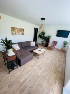 Posedenie v ubytovaní Dolpo 55