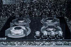 two burners sitting on top of a stove at Elegance Lake View in Habaraduwa Central
