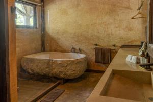 Ванная комната в Mayan Monkey Isla Mujeres - Social Hotel
