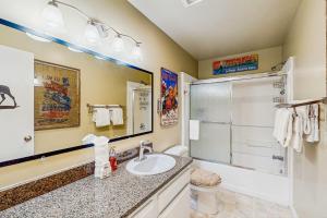 a bathroom with a sink and a shower at Sun Valley Hideaway in Ketchum +31 photos