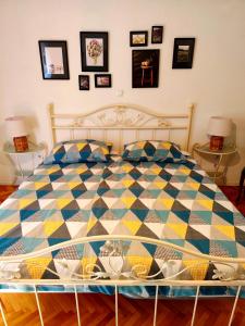 Ein Bett oder Betten in einem Zimmer der Unterkunft Dalmatian Green Peak