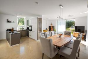 Kuchyň nebo kuchyňský kout v ubytování Villa Aurelia