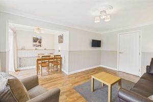 TV a/nebo společenská místnost v ubytování Host & Stay - The Fairways + 13 fotografií