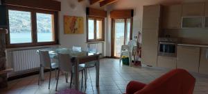 A kitchen or kitchenette at holiday on the island