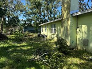 Κήπος έξω από το Alam Shikdar