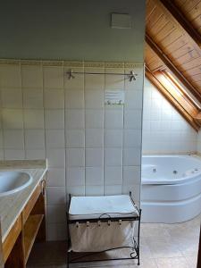 Un baño de Hotel Colomers