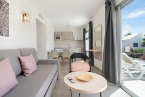 Kuchnia lub aneks kuchenny w obiekcie Apartamentos Santa Rosa