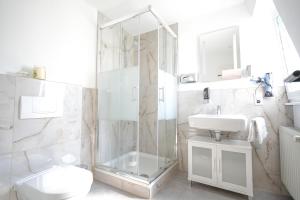 Bilik mandi di Hotel Bella Italia