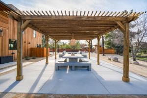 Φωτογραφία από το άλμπουμ του Cedar House - Pickleball, Saltwater Pool, Sauna σε Paso Robles +43 φωτογραφίες