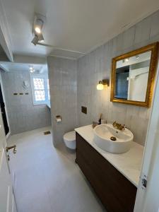 Ένα μπάνιο στο Historisk hus i gamle Stavanger +8 φωτογραφίες