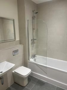 Gallery image of Classy gym apartment with 2 balcony in Dublin