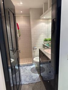 Koupelna v ubytování Ein Privatzimmer mit eigenen WC-Dusche