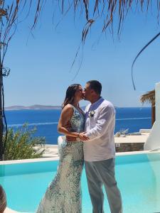 入住ELLI TROPiCAL LUXURY SUITES SUNSET-INFINITY POOL- SEA SIDE-NEAR CENTER PARKING的客人