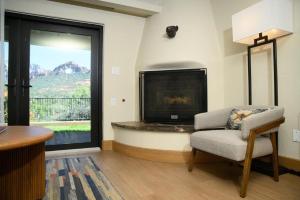 Posezení v ubytování L'Auberge De Sedona