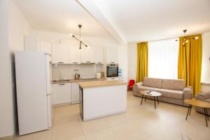 Kuchyň nebo kuchyňský kout v ubytování Oliva home + 17 fotografií