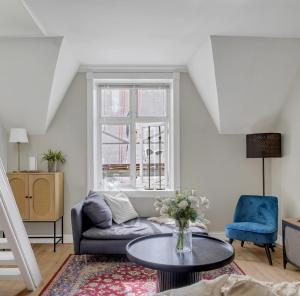 Posezení v ubytování Classic Bergen apartment peaceful space in the city center