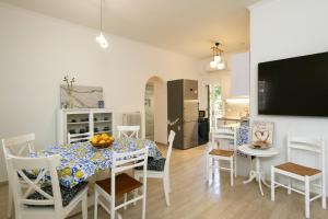 TV/trung tâm giải trí tại Anastasia Gardens House