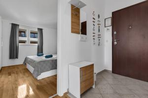 Postel nebo postele na pokoji v ubytování Kira Sea View apartment