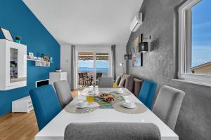 Posezení v ubytování Kira Sea View apartment