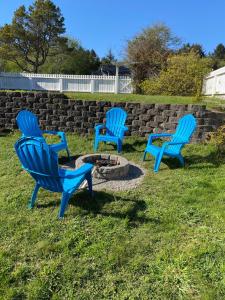 Zahrada ubytování Mobys Beach Getaway Sleeps 11! Flat Beach Access Near Seabrook in Pacific Beach