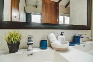 Kép Casa Azul - Directly on Playa Venao, sleeps 8-10+ szállásáról Playa Venaóban a galériában