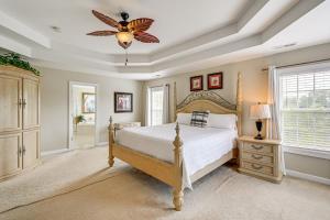 Katil atau katil-katil dalam bilik di 10 Mi to Dtwn Greensboro Family Gem with Yard