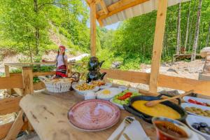 Jídlo v chaty nebo okolí