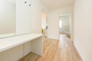 Koupelna v ubytování MGH- Peler del Garda Lakeview Apartment + 31 fotografií