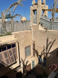 Edifici on està situat l'hostal o pensió
