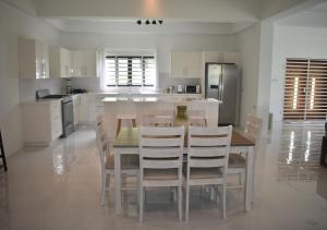 Φωτογραφία από το άλμπουμ του Ocean 10 σε Cap Estate +19 φωτογραφίες