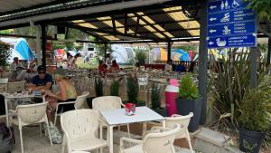 Restaurace v ubytování Pamplona Event Campsite and Hostel