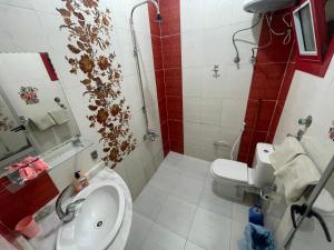 Koupelna v ubytování Marvel apartment + 20 fotografií