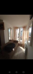 Ένα ή περισσότερα κρεβάτια σε δωμάτιο στο Apartman Pantovcak Green terace