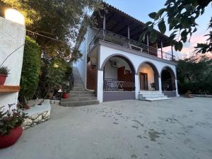 The building in which Az apartmant is located