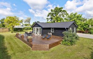 Zahrada ubytování 3 Bedroom Lovely Home In Sydals