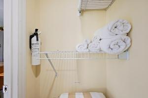 Ένα μπάνιο στο C & N Lodging