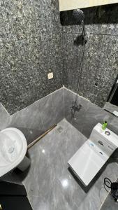 Φωτογραφία από το άλμπουμ του استديو مميز σε Hail