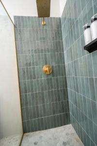 Bagno di Room 14 Chill City Veranda Near Miramar