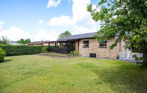 Сад в Amazing Home In Viborg With Wifi