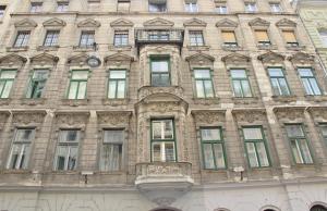 Budova, v ktorej sa apartmán nachádza