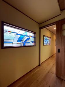 TV a/nebo společenská místnost v ubytování MY LODGE Naoshima