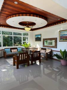 Posezení v ubytování Camiguin Lanzones Resort