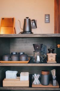 Set per la preparazione di tè e caffè presso 古民家宿るうふ 蔦之家