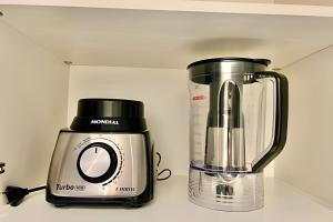 Set per la preparazione di tè e caffè presso AMÁVEl, Studio com Ar Condicionado e Tv Smart